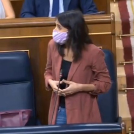 Irene Montero le explica a una diputada de Vox para qué sirve el Ministerio de Igualdad