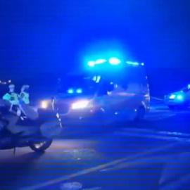 Aparatoso accidente de un coche a la salida de un peaje de Madrid