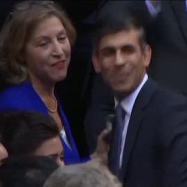 Londres estrena primer ministro 