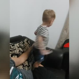 Un niño de dos años espera en México a ser trasladado a España para operarle de un agresivo tumor cerebral