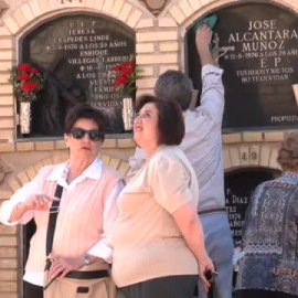 Día de visita masiva a los cementerios