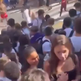 Pelea multitudinaria a las puertas de un instituto de Tenerife: "Nos vemos a la salida"