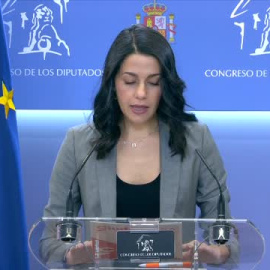Arrimadas acusa a Sánchez de "apadrinar el próximo golpe de Estado" y anima a Feijóo a presentar una moción de censura