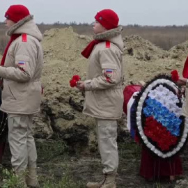 Ceremonia de entierro en Lugansk para soldados rusos