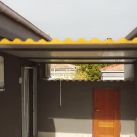 La Colonia Moscardó, el barrio madrileño donde los edificios dan la hora