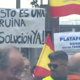 Los camioneros protestan por el incumplimiento de la ley que prohíbe trabajar a pérdidas