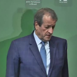 Los tribunales brasileños multan a Bolsonaro por atentar contra el estado democrático