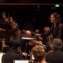 La directora mexicana Alondra de la Parra, favorita para dirigir la Orquesta Nacional de España