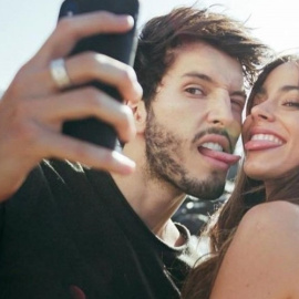 Sebastian Yatra y Tini Stoessel en el videoclip de 'Cristina' (Fuente: Youtube)