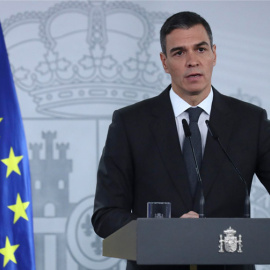 Pedro Sánchez, durante la declaración institucional desde el Palacio de la Moncloa, este sábado.- FERNANDO CALVO (EFE) 