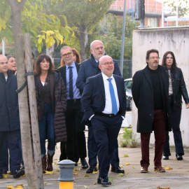 L'advocat Gonzalo Boye, amb la cúpula de Junts, a les portes de l'Audiència Nacional
