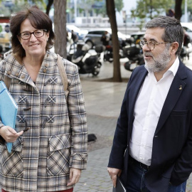 Els expresidents de l'ANC, Jordi Sánchez i Elisenda Paluzie, en arribar aquest matí a la Ciutat de la Justícia Els expresidents de l'ANC, Jordi Sánchez i Elisenda Paluzie, en arribar aquest matí a la Ciutat de la Justícia
