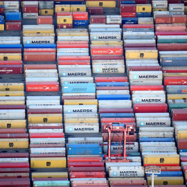 Contenedores en una terminal del puerto de Hamburgo (Alemania). REUTERS / Fabian Bimme