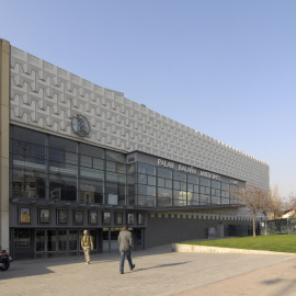 Una imatge exterior dels cinemes Palau Balañà que avui tanquen definitivament. GRUP BALAÑÀ