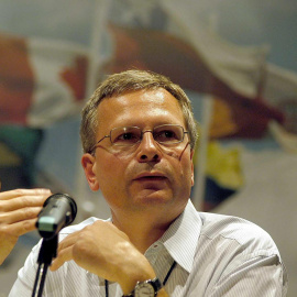 Fofografía de archivo (09/10/03) del economista turco Dani Rodrik, profesor de economía política internacional en la Universidad de Harvard que ha dedicado buena parte de su trabajo a estudiar la globalización y por qué unos gobiernos tiene