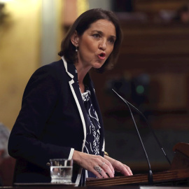 04/06/2020.- La ministra de Industria, Comercio y Turismo, Reyes Maroto, interviene durante el pleno del Congreso que vota este miércoles la última prórroga del estado de alarma. EFE/ Kiko Huesca