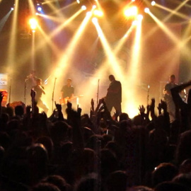 El grupo Obrint pas en un concierto.