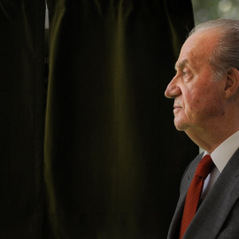 El rey Juan Carlos I, en la inauguración de la Torre Iberdrola, la sede de la compañía energética en Bilbao. AFP