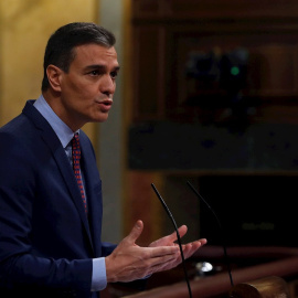 El presidente del Gobierno, Pedro Sánchez, al inicio de su comparecencia este miércoles a petición propia para informar de los dos últimos consejos europeos y de la situación en que se encuentra España en este momento de la pandemia, a las 
