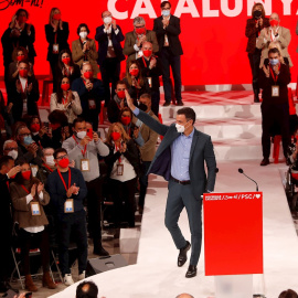 19/12/2021.- El secretario general del PSOE y presidente del Gobierno, Pedro Sánchez, durante la clausura del congreso extraordinario de los socialistas catalanes celebrado este domingo en Barcelona. EFE/Marta Pérez