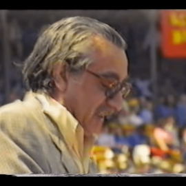 Joan Fuster en el Aplec del 25 de abril de 1982