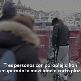 La estimulación eléctrica personalizada devuelve la movilidad a tres personas con paraplejia