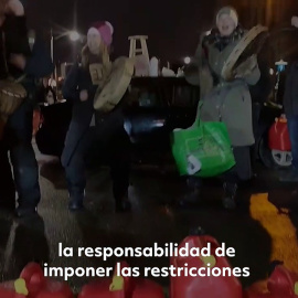 VÍDEO | Los antivacunas de Ottawa buscan derribar a Trudeau