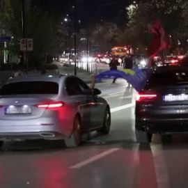 Euforia en Kosovo tras la derrota de su rival Serbia en el Mundial   