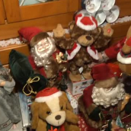 Mas de 6.500 objetos navideños decoran la casa de la Mamá Noel española