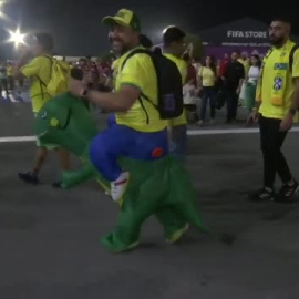 Los brasileños celebran la goleada a Corea que les mete en cuartos del Mundial