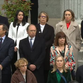 Sánchez y Feijóo manifiestan su desencuentro hasta en la fiesta de la Constitución