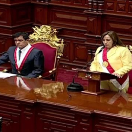 Dina Boluarte pide una tregua en las calles para frenar la tensión tras el intento de golpe de Estado