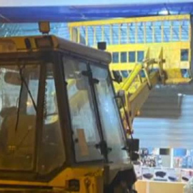 Roban una excavadora y un todoterreno para desvalijar una tienda de electrodomésticos en Roldán (Murcia)