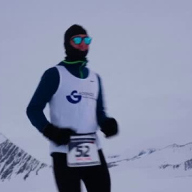 Sean Tobin bate el récord de maratón de hielo antártico con 2 horas y 53 minutos
