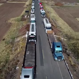 Partidarios de Castillo bloquean el paso fronterizo entre Perú y Bolivia 