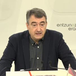 Aitor Esteban le dice al rey que "tiene fácil ayudar a que termine la erosión de las instituciones"