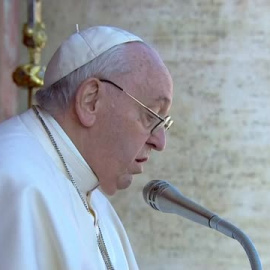 El papa recuerda en la bendición Urbi et Orbi las guerras y el hambre que sufre la humanidad 