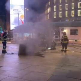 Los Bomberos logran apagar un incendio en una galería de servicio subterránea en Callao