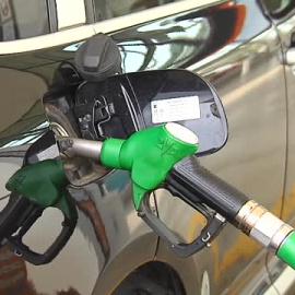 El Gobierno decide mañana si mantiene el descuento de 20 céntimos del combustible