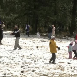 Insólita blanca Navidad en México DF