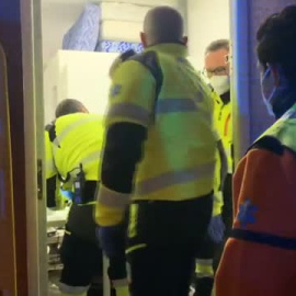 Hallan a una joven apuñalada en un domicilio de Madrid y detienen a la expareja de su madre