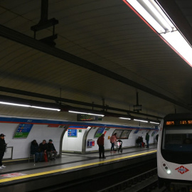 Fotografía del metro de Madrid, en la estación de Sol.