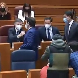 Momentos de la constitución de las Cortes de Castilla y León tras el pacto de Mañueco con Vox