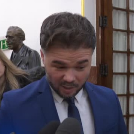 Rufián confirma que negocia la nueva ley sobre el TC: "Las cosas buenas, mejor rápidas que lentas"