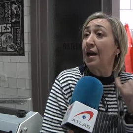 La petición de una panadera de Bilbao: "No se atenderá mientras se hable por el móvil"