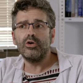 La Reina Letizia asiste a una obra de teatro protagonizada por niños con enfermedades neurológicas