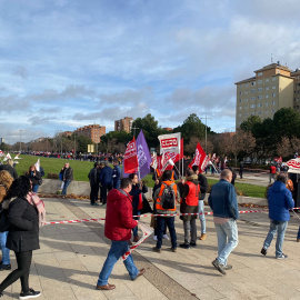 CCOO y UGT rodean las Cortes de Castilla y León contra los Presupuestos "anticonstitucionales" del PP y Vox