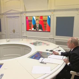 Putin y Xi Jinping escenifican su buena sintonía