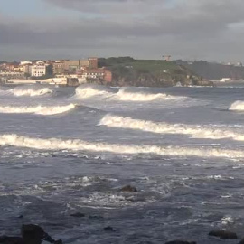Alerta por oleaje en la cornisa cantábrica