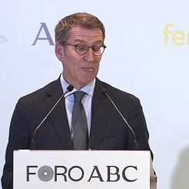 Feijóo: "Ahora son las minorías las que hacen las leyes"